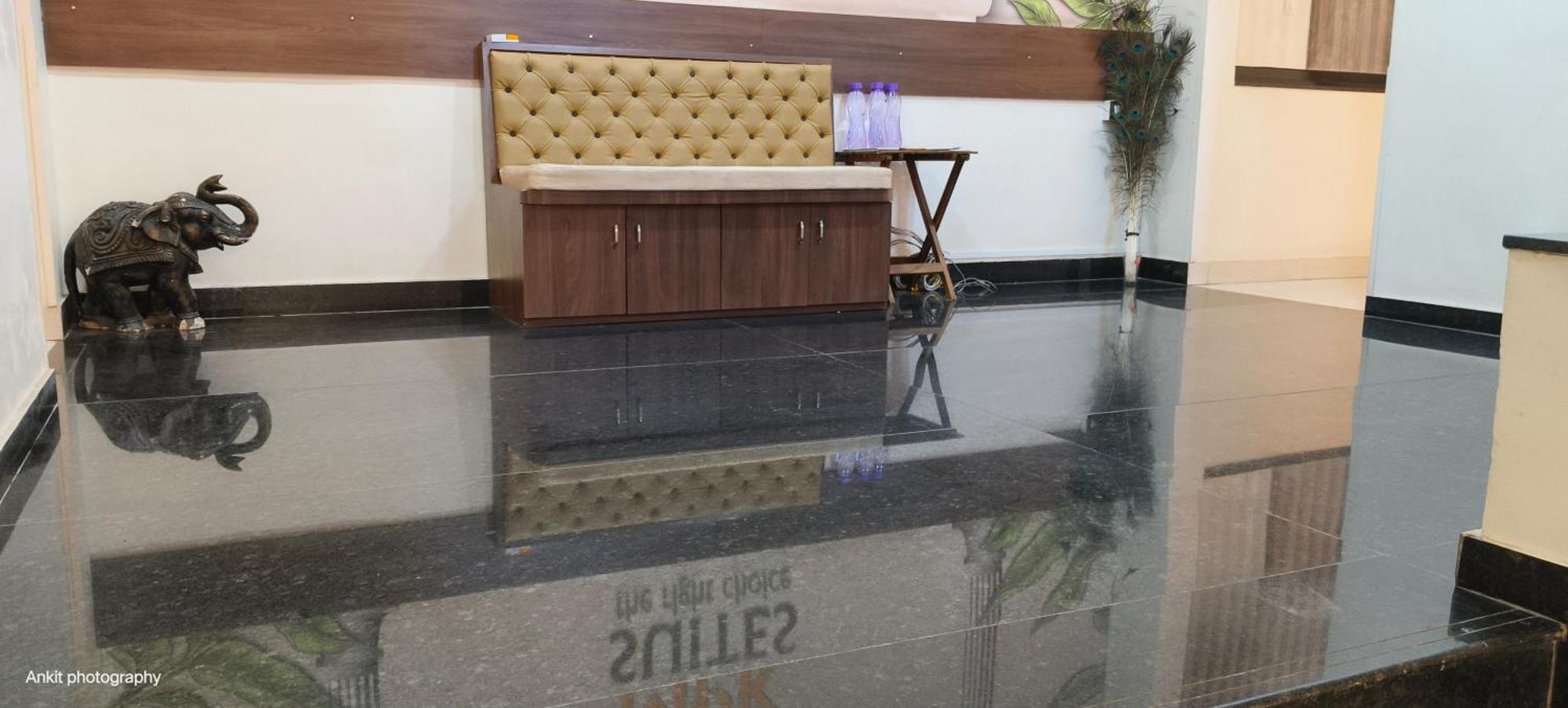 Fabhotel Royal Suits - Nr Mahadji Shinde Chhatri Pune Extérieur photo