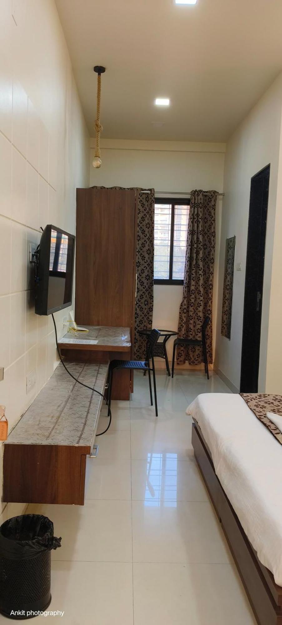 Fabhotel Royal Suits - Nr Mahadji Shinde Chhatri Pune Extérieur photo