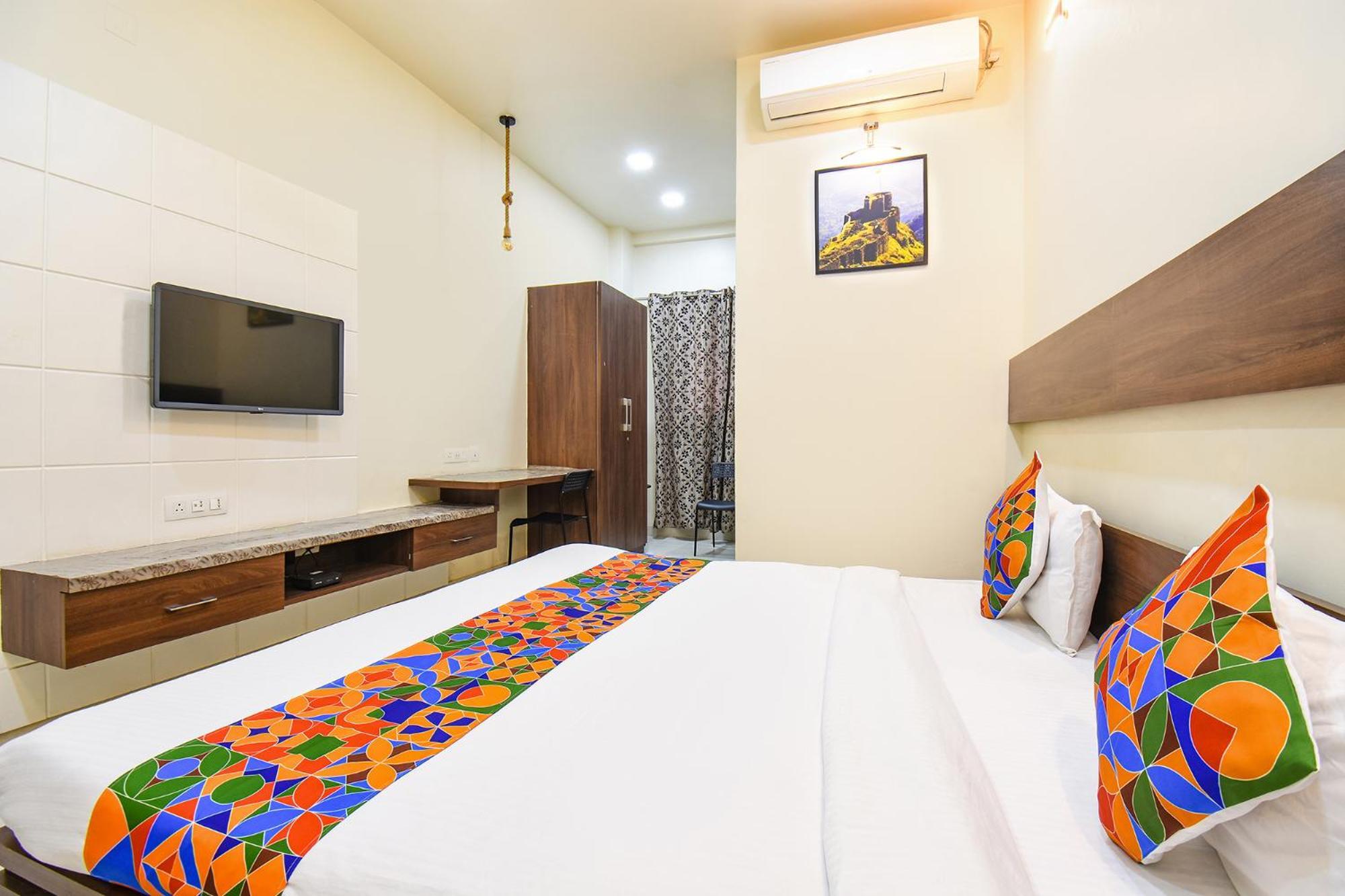 Fabhotel Royal Suits - Nr Mahadji Shinde Chhatri Pune Extérieur photo