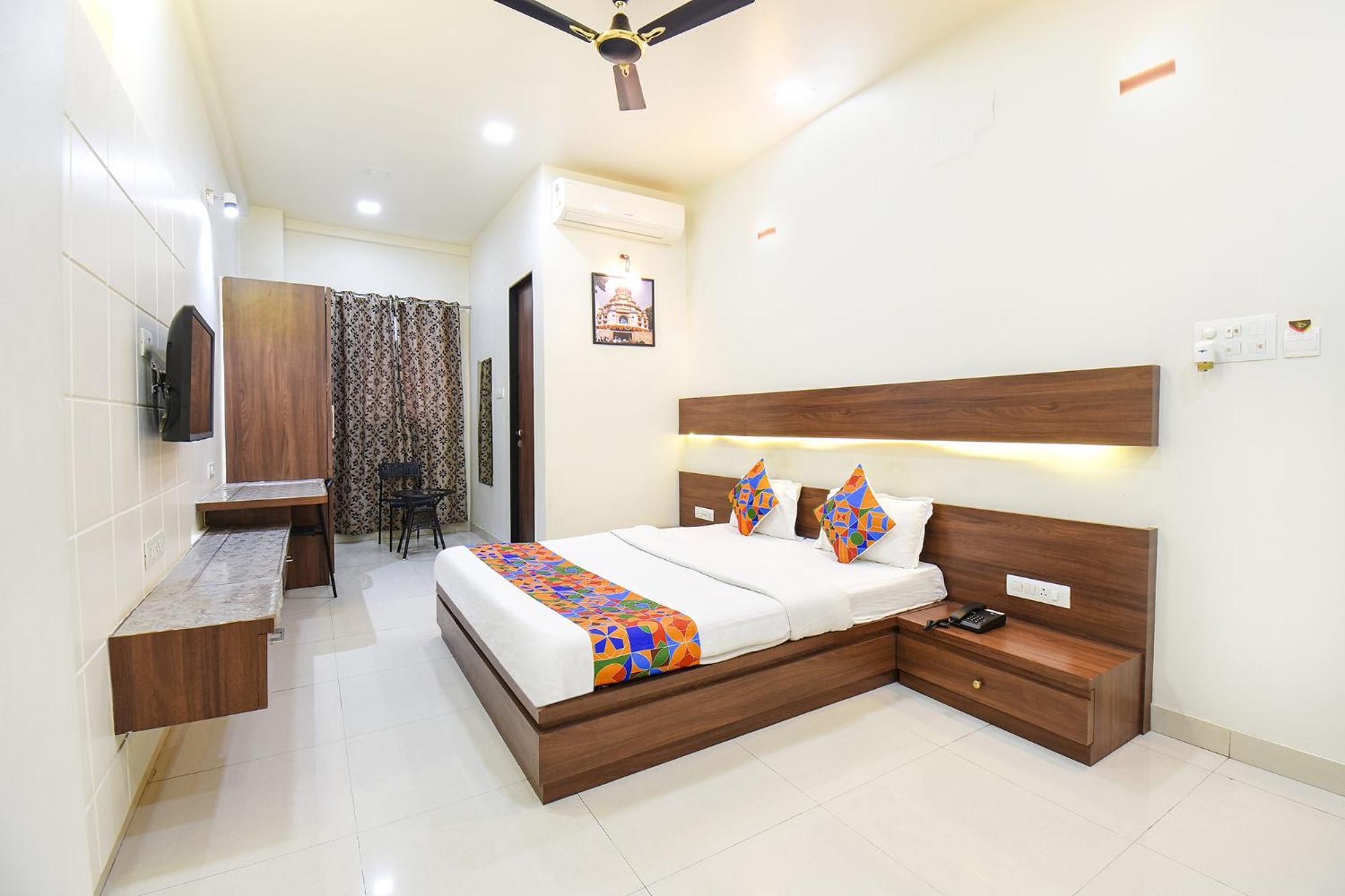 Fabhotel Royal Suits - Nr Mahadji Shinde Chhatri Pune Extérieur photo