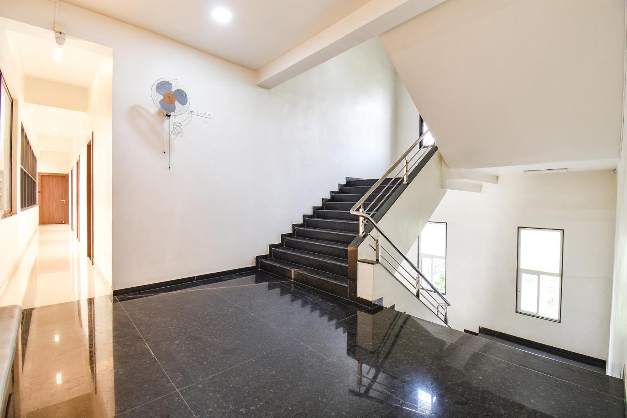 Fabhotel Royal Suits - Nr Mahadji Shinde Chhatri Pune Extérieur photo