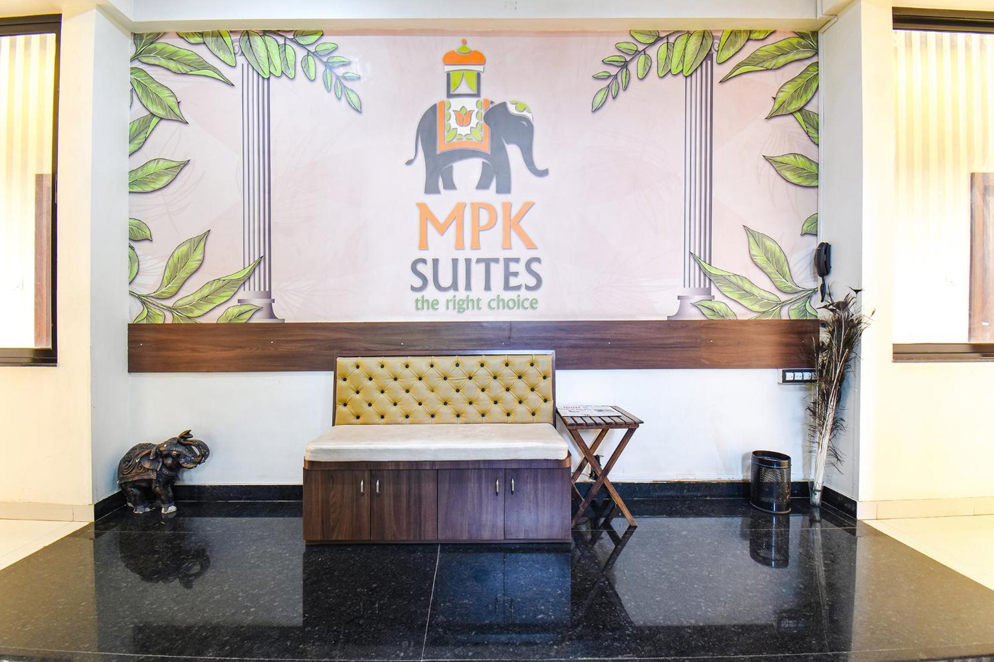 Fabhotel Royal Suits - Nr Mahadji Shinde Chhatri Pune Extérieur photo